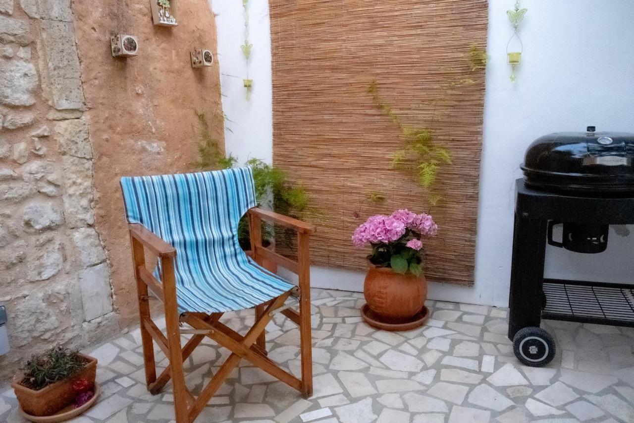 The Venetian Walls 'Central House With Private Courtyard - Charmy & Cheap' 이라클리온 외부 사진